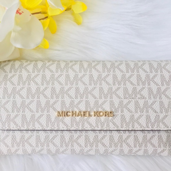 MICHAEL KORS LARGE TRIFOLD WALLET VANILLA LEATHER - Picture 3 of 8
